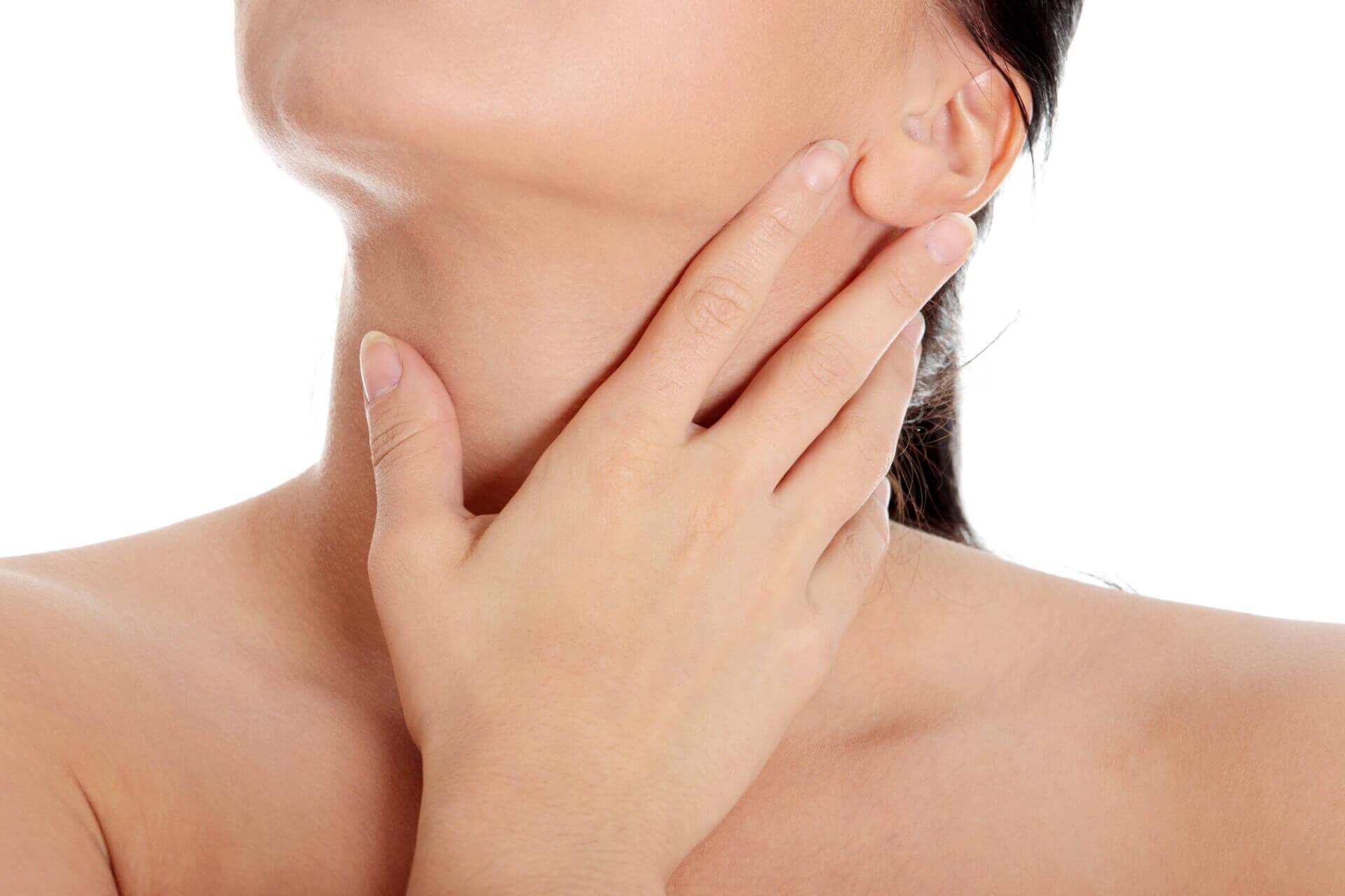 5 Habits to Adopt to Reduce Neck and Neckline Wrinkles - Zorah biocosmétiques